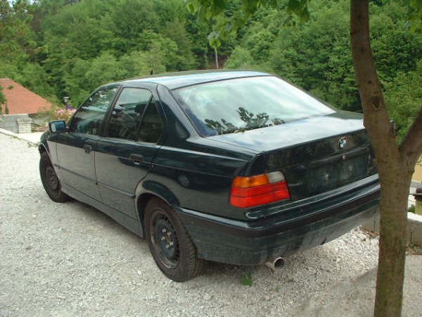 BMW e36 316i limo (my 1st e36) - foto povečava