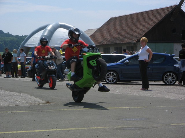 Scooter Stunt Team - foto povečava