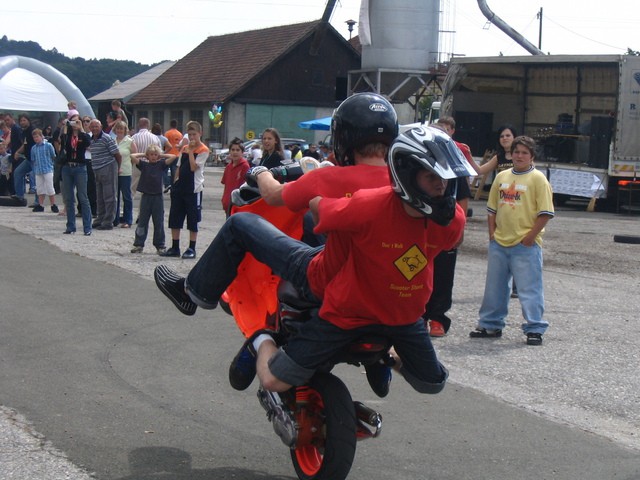 Scooter Stunt Team - foto