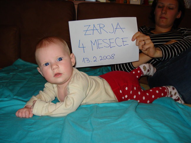 Zarja 4 mesece - foto povečava