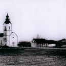 Cerkev v Šmarci,v ozadju Homec