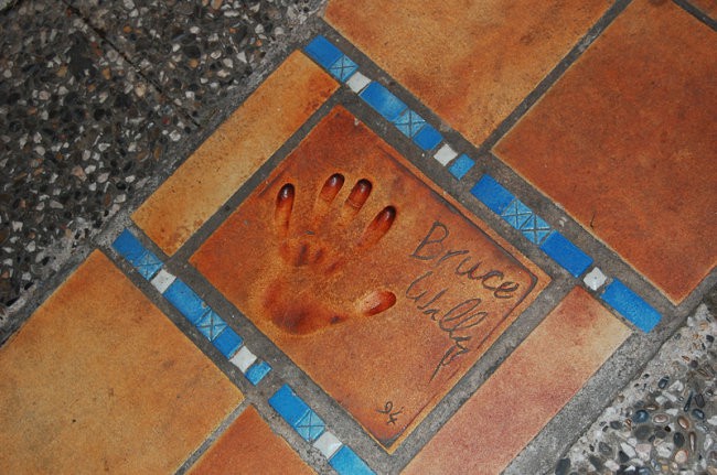 hand print of Bruce Willis xD