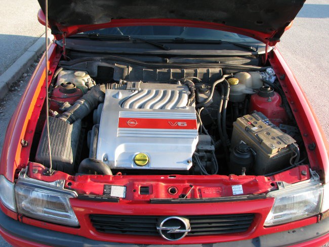 Opel Astra 2.5 v6 - foto povečava