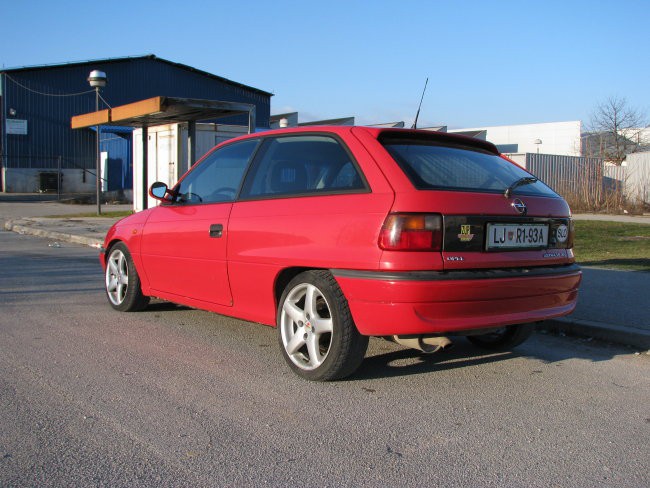 Opel Astra 2.5 v6 - foto povečava