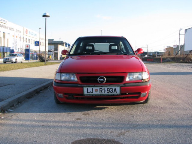 Opel Astra 2.5 v6 - foto