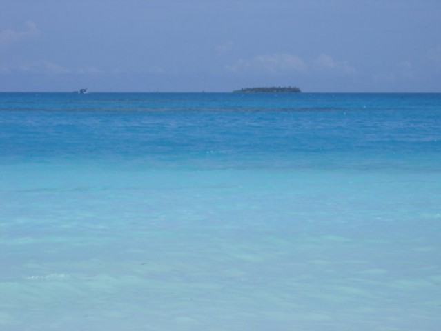 Turkizna in mirna maldivska voda