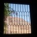 Pogled skozi tipično maroško okno