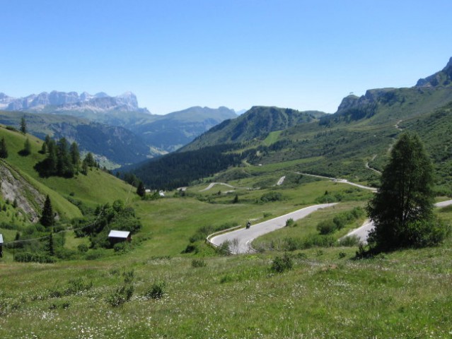 Proti prelazu Passo Pordoi.