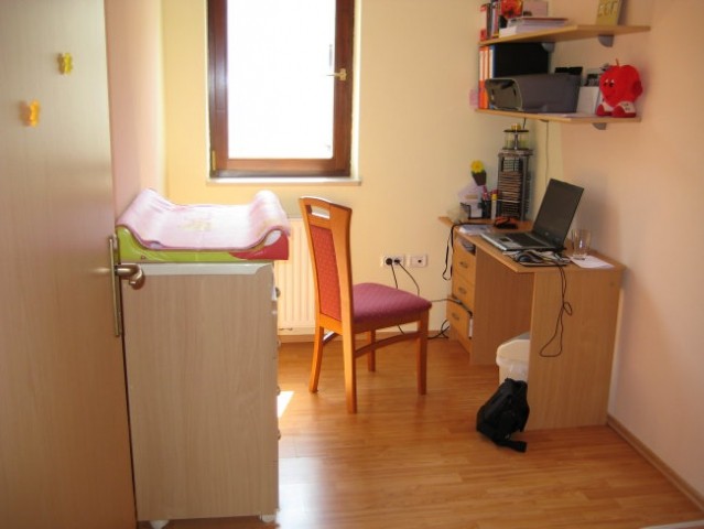 Previjalna mizica