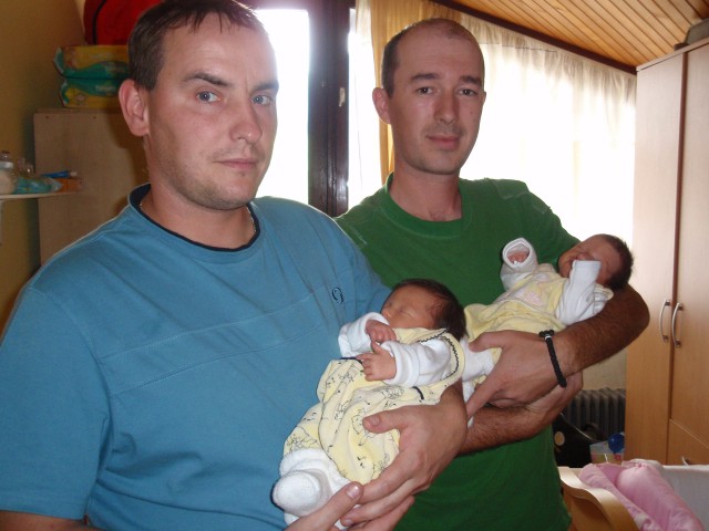 Robi s Saro in očka Zoki z Lano 30.8.2008