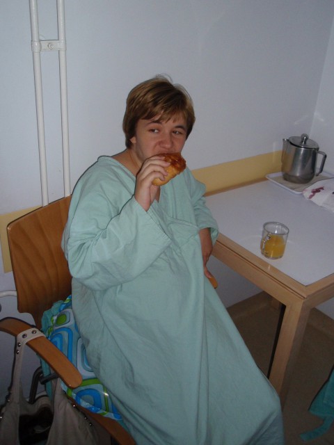 Mama Darja v porodnišnici - lačnaaa 25.8.2008