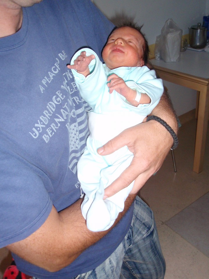 Lana v porodnišnici 25.8.2008