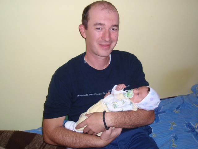 Očka pozira s Saro
23.9.2008