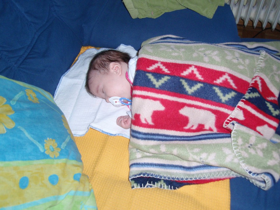 Lana na prvem obisku in počitku pri Marjeti in Robiju
27.12.2008