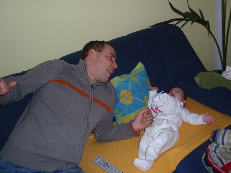 Robi zabava Lano (ali ona njega?)
27.12.2008