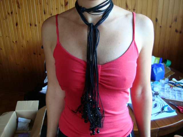 Ogrlice in zapestnice - foto