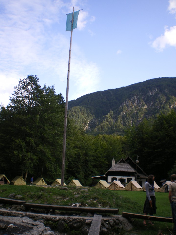 značilnosti tabora- jambor, šotori...