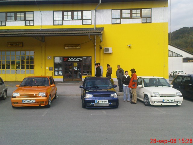 Zbor avtomobilov Renault 5 GT Turbo - foto