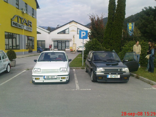 Zbor avtomobilov Renault 5 GT Turbo - foto