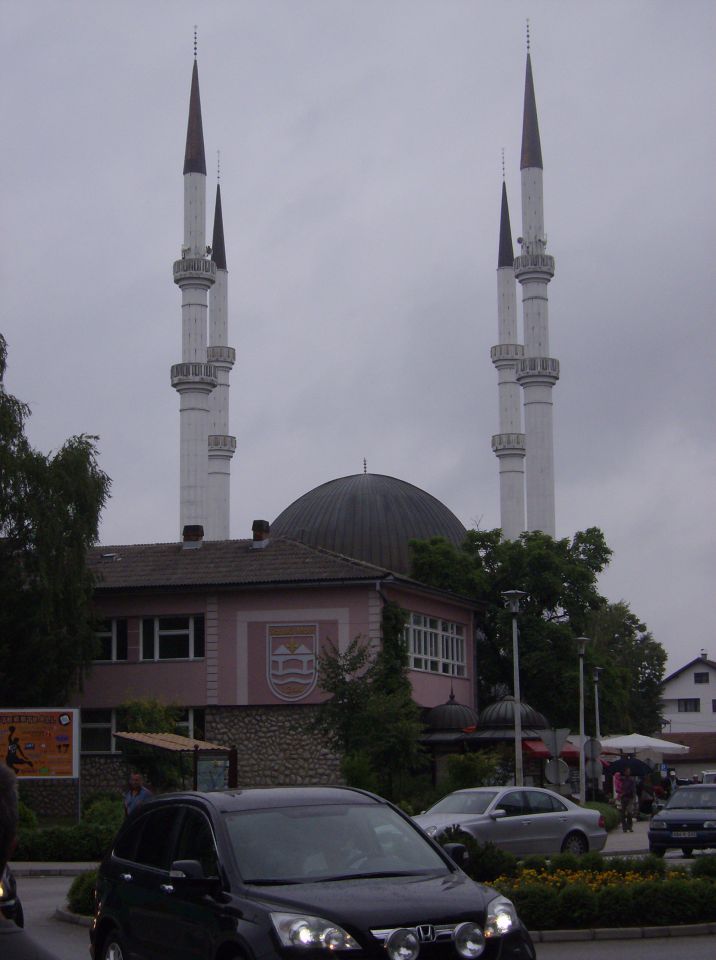 Hamzi-begova džamija u s.mostu 22.07.2012 - foto povečava