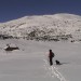 094
Zimska tura na Dleskovec, spremlja naju psiček Arni, pogled iz Dolgih trat na vrh