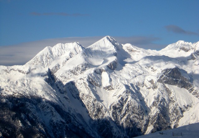 Na vrhu Velike planine pogled na Kočno, Grintavec in Dolgi hrbet