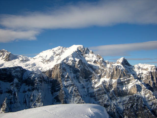 Na vrhu Mrežc, pogled na Rjavino in Luknja Peč