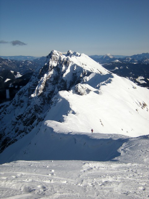 Košuta, sestop iz Velikega vrha v panorami Kladiva