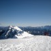 Košuta, na Velikem vrhu, prihod smučarjev, pogled na Kladivo in Savinjske Alpe