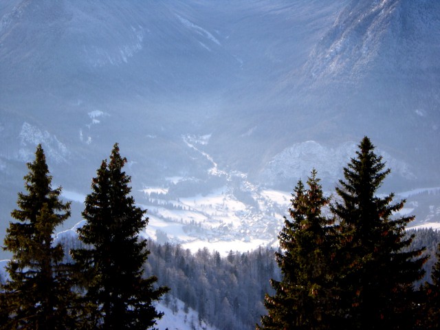 Dovška Baba, pogled na Mojstrano  