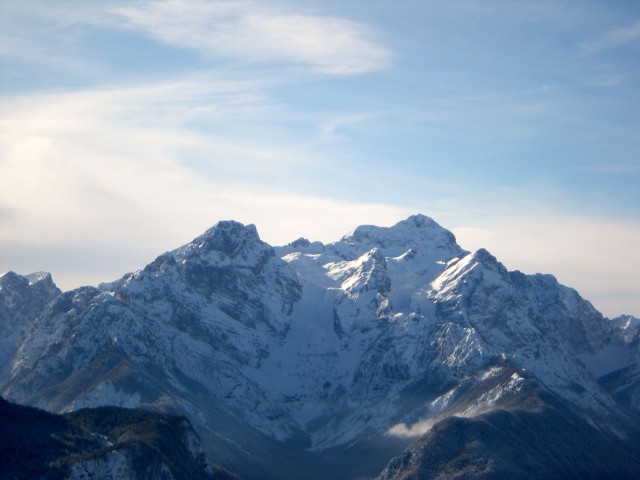 Dovška Baba, na planini Rožca, pogled na Triglavsko skupino