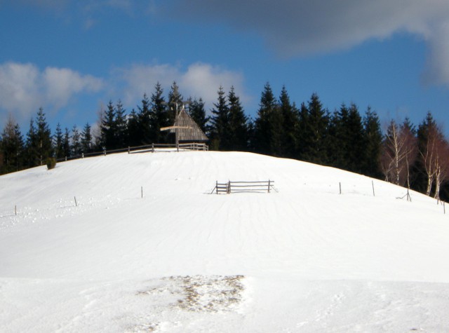 Na Lepenatko, Špehov vrh s križem in  cerkvico