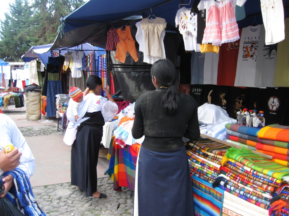 Ekvador Indijanska tržnica v Otavalu - foto povečava