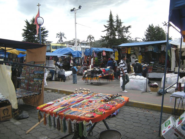 Ekvador Indijanska tržnica v Otavalu - foto