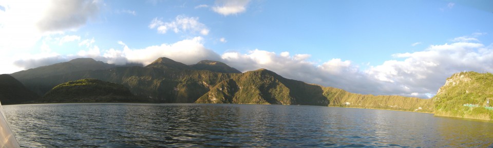 Ekvador Jezero in vulkan Cotacachi - foto povečava