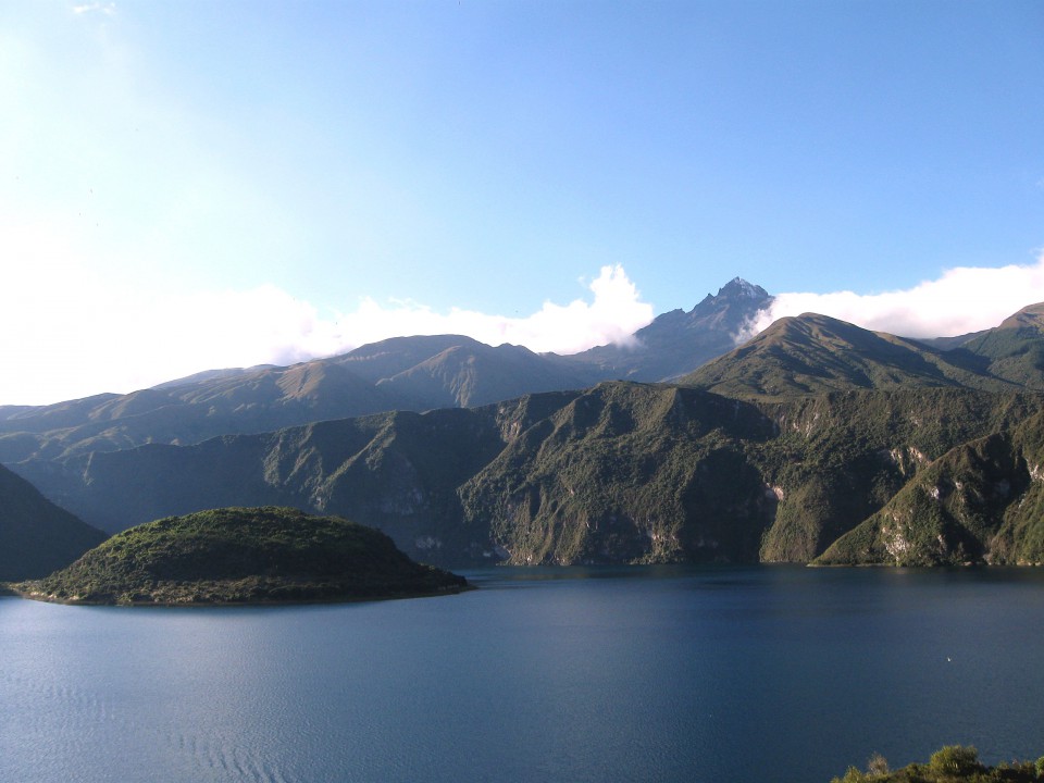 Ekvador Jezero in vulkan Cotacachi - foto povečava