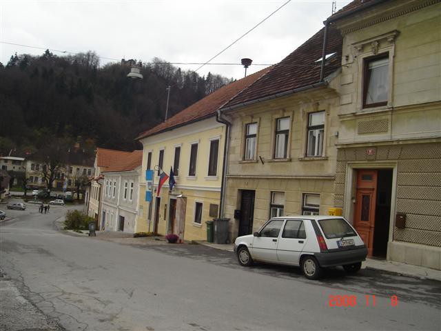 Cerkvi, gasilski dom in gostilne - foto povečava