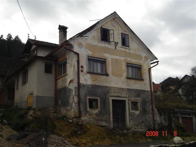 Cerkvi, gasilski dom in gostilne - foto povečava