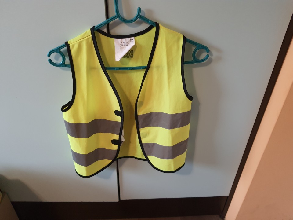 brezrokavnik z odsevniki