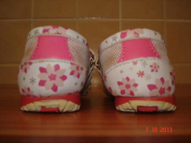 Otroški dekliški čevlji-v urejanju - foto
