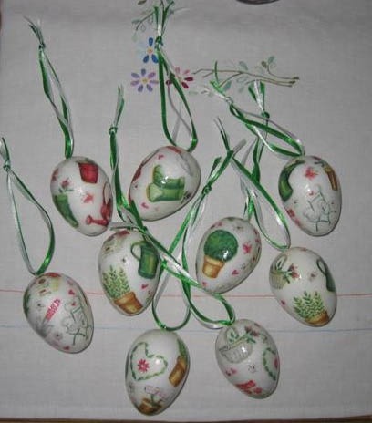 Stiroporne jajce z servetno tehniko, 2007