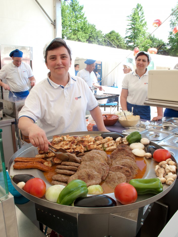 CATERING SLOREST - TEK DM - foto povečava