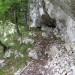 stezica pod previsnimi stenami