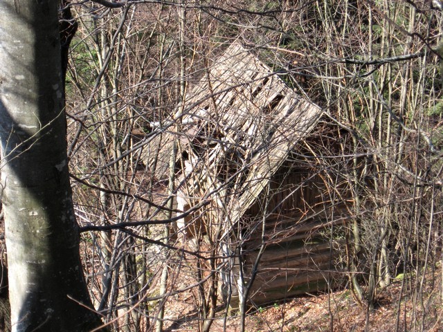 Koča na Sivniku propada