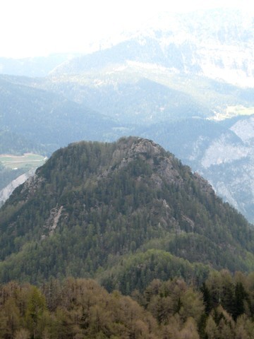 Pogled proti Velikemu vrhu mi pravi, da višjih vzpetin ni več