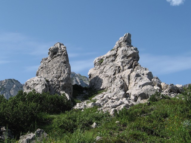 Skalna vrata pred zahtevnejšim delom grebena