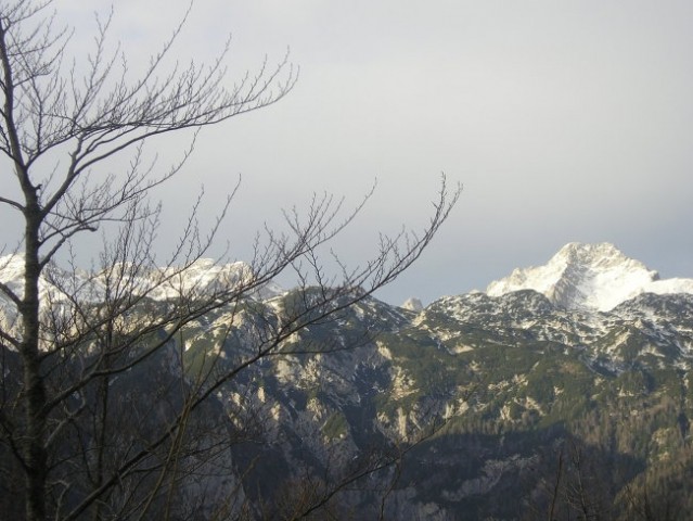 Pogled na Kamniško Savinjske alpe (konec novebra 2004)