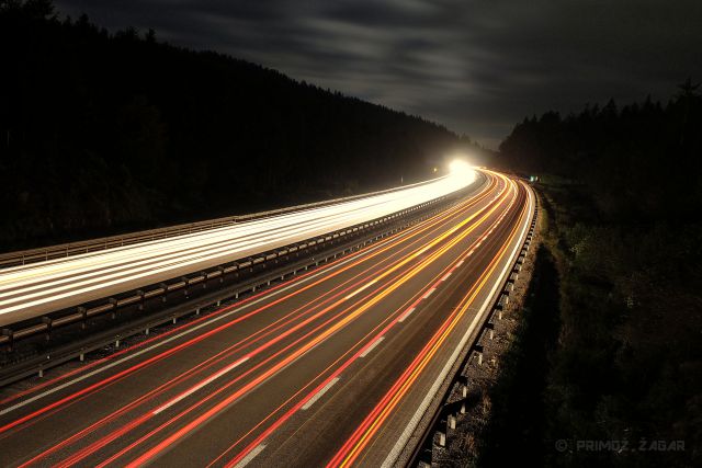 Night time highway - foto