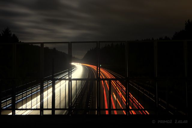 Night time highway - foto