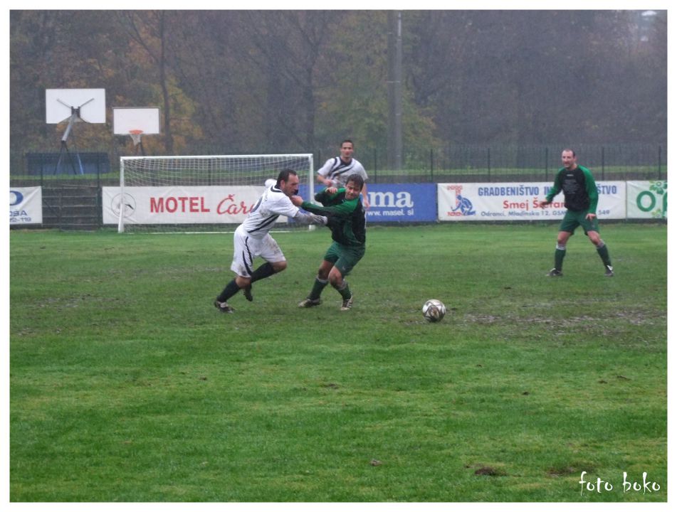 ND Permanens Beltinci : NK Lipa - 08.11.2009 - foto povečava